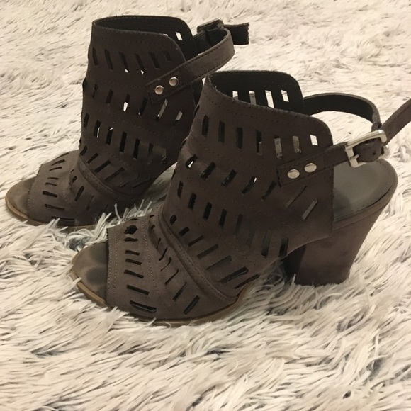 🦋 Grey Booties 💫 - Picture 2 of 4